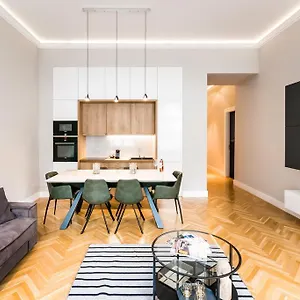 https://bpr-opera-lux-treasure.inbudapesthotels.com